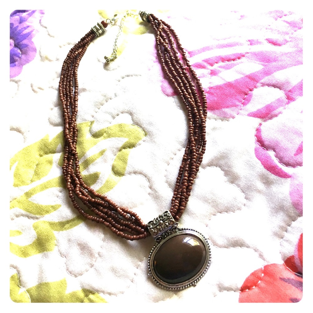 Gorgeous necklace choker