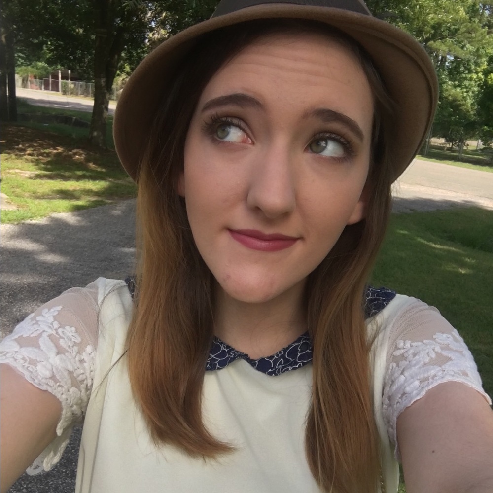 Meet your Posher, Emily