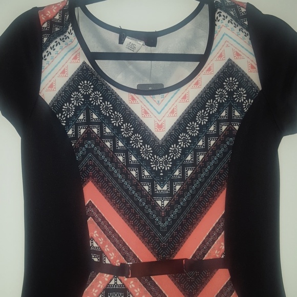 Spandex Chevron Dress - Picture 2 of 5