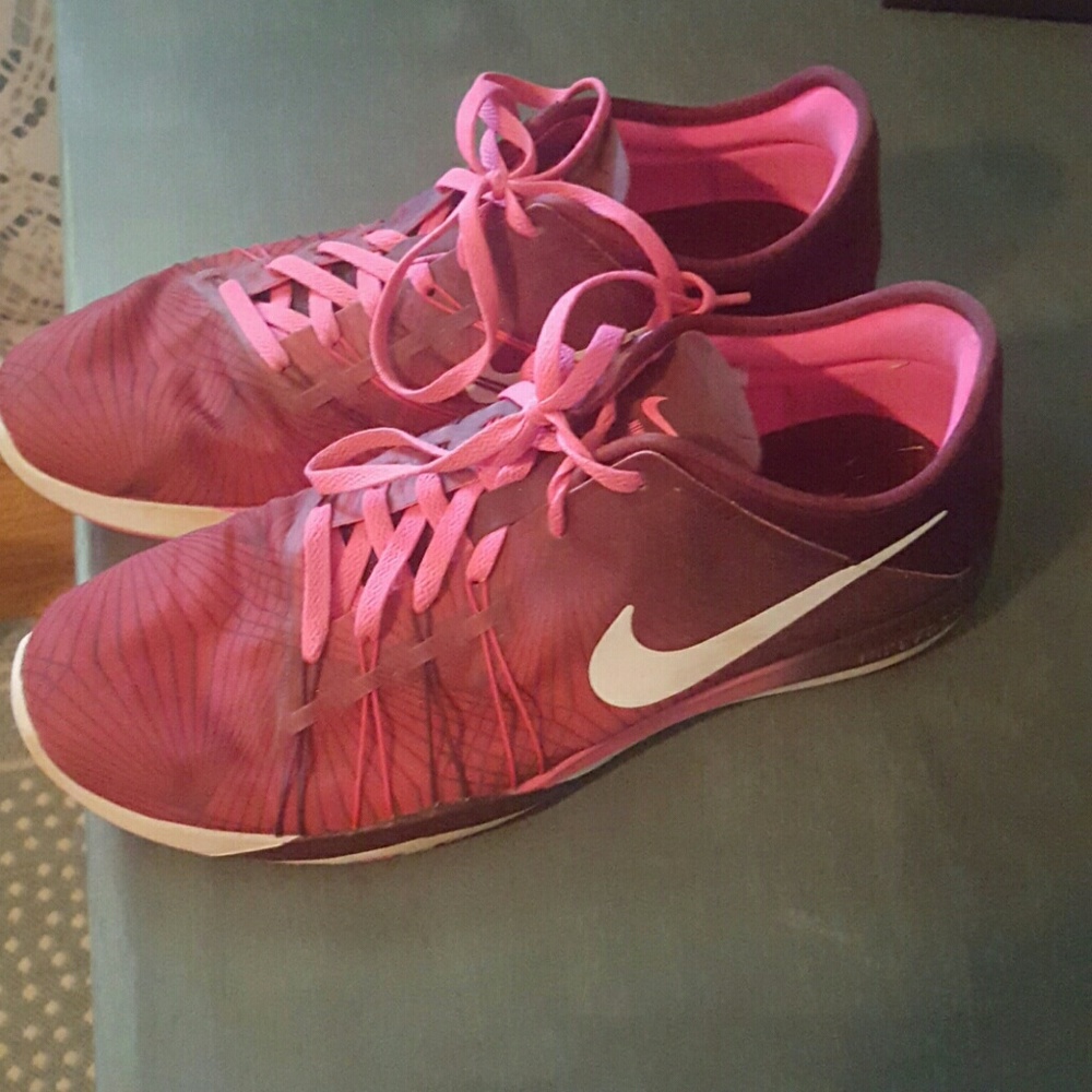 Nike cross training shoes