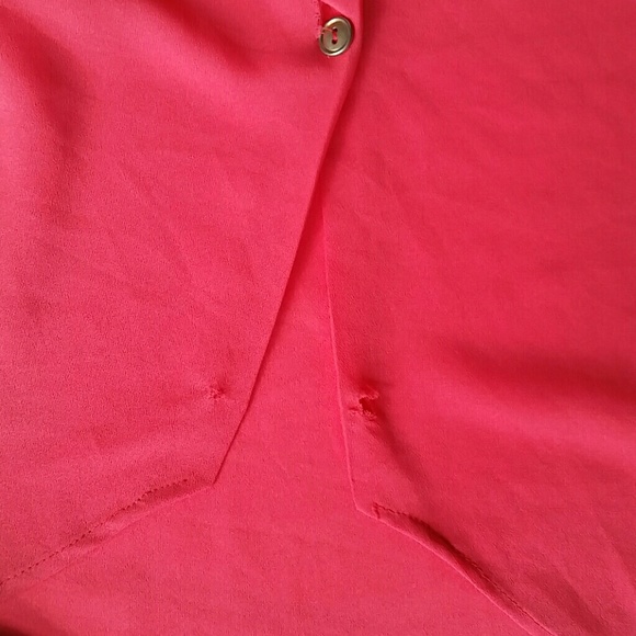 Coral blouse size medium - Picture 3 of 4