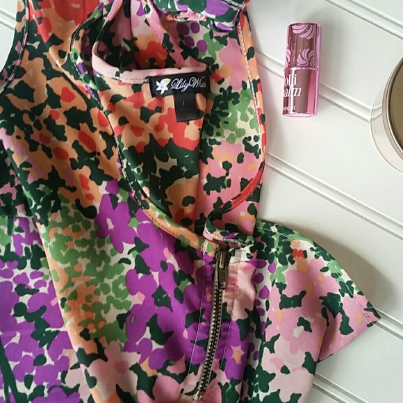 Lily white floral top - Picture 2 of 4