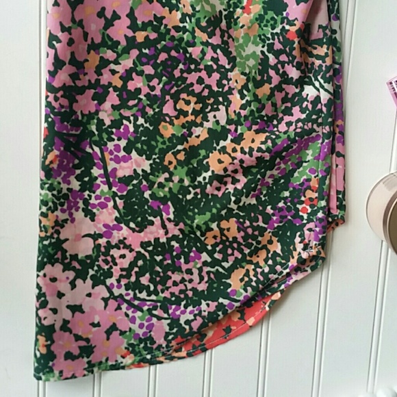 Lily white floral top - Picture 4 of 4