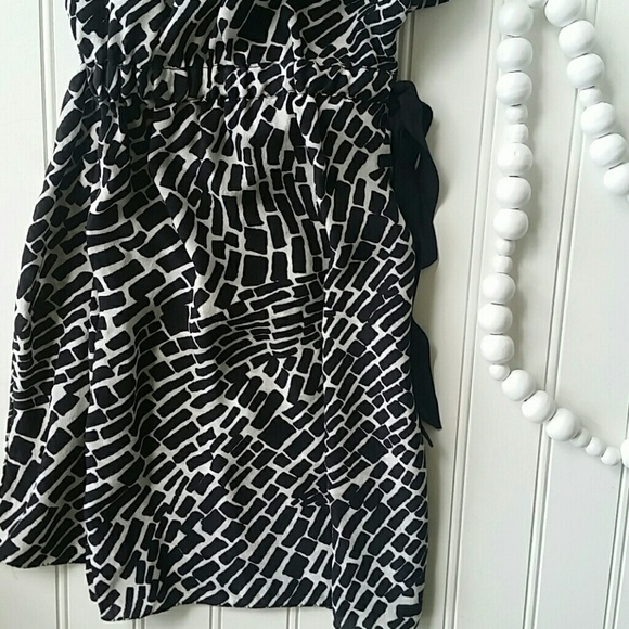 White house black market blouse - Picture 3 of 4