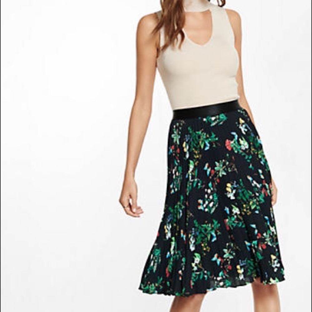 Express Floral Print Pleated Midi Skirt