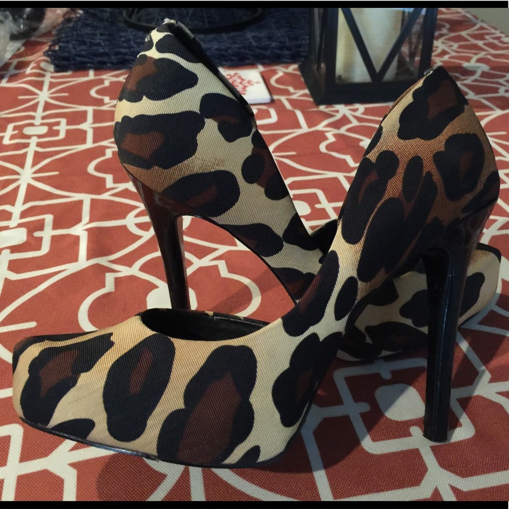 Jessica Simpson 61/2 shoes 6"heels