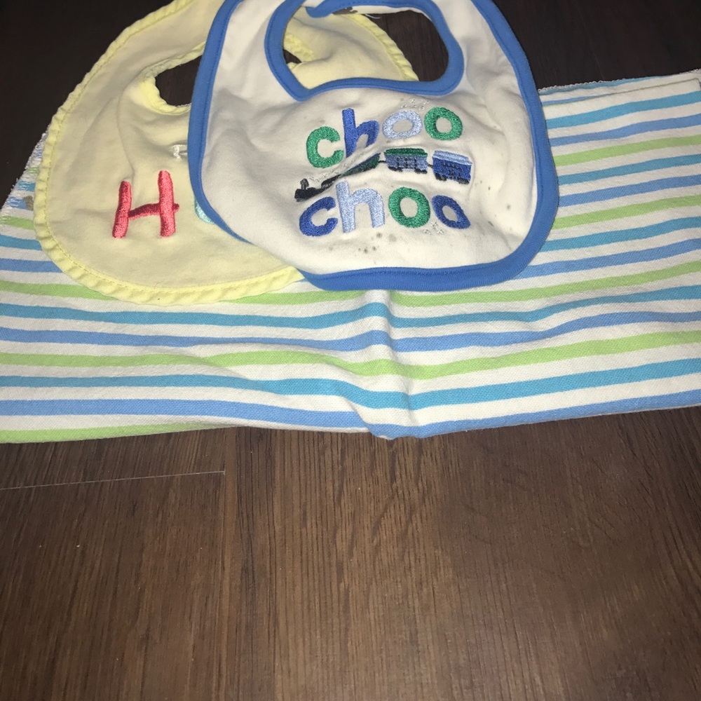 FREE BLANKET WITH PURCHASE OR BIBS