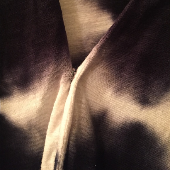 Young, Fabulous, & Broke Crosshatch top - Picture 5 of 5