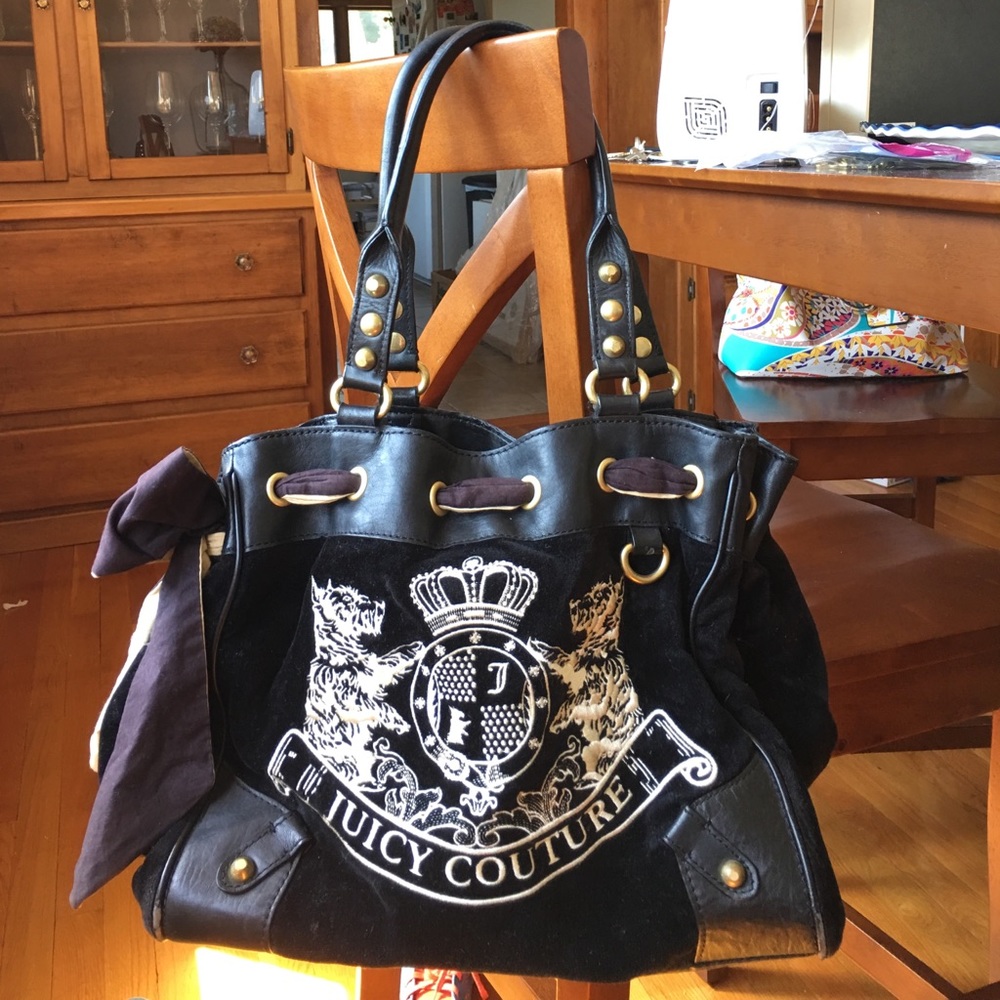 Last Chance Sale!! Black Juicy Couture Handbag 👜