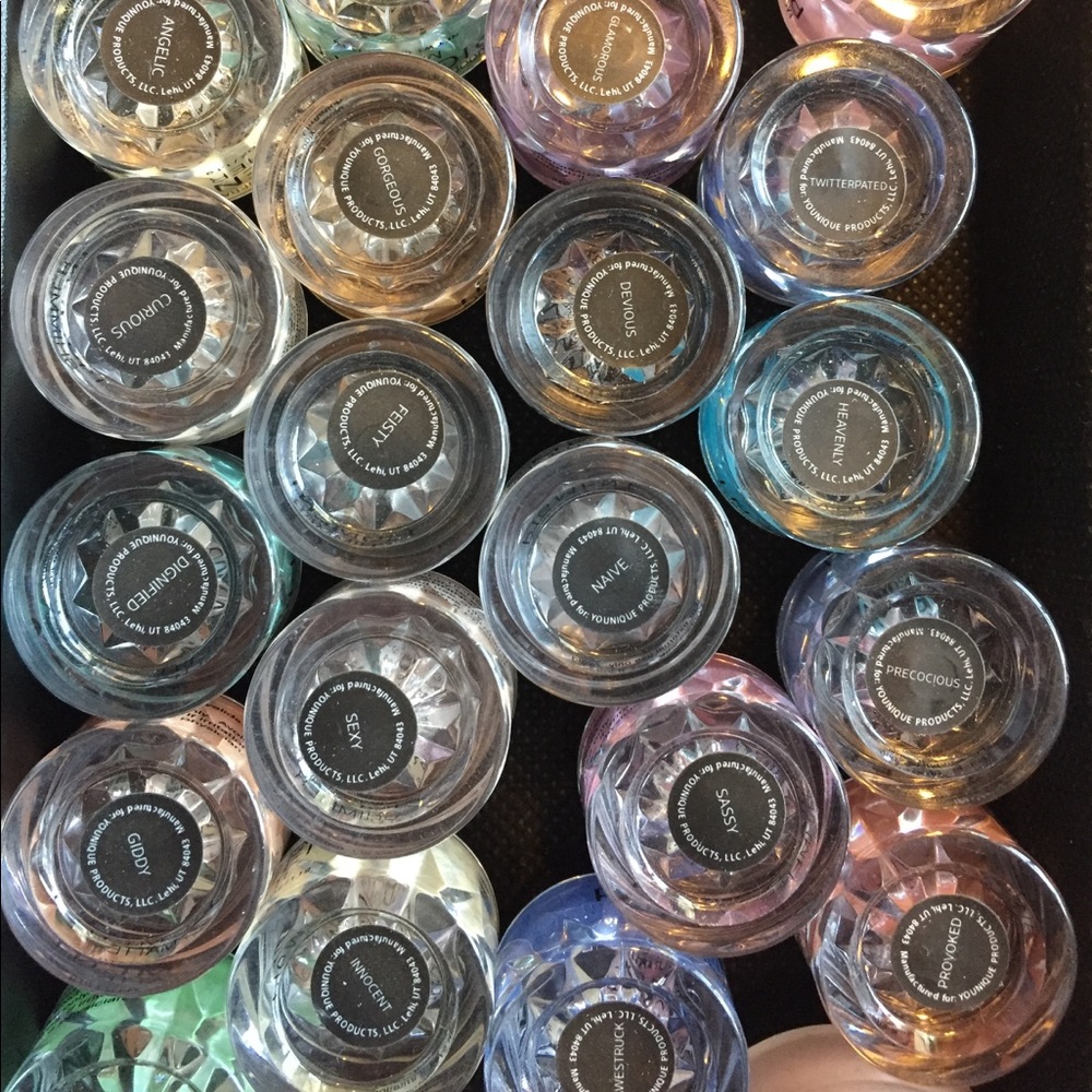 Younique presenters kit