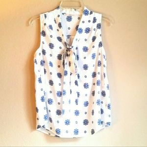White/Blue Pattern Sleeveless Blouse