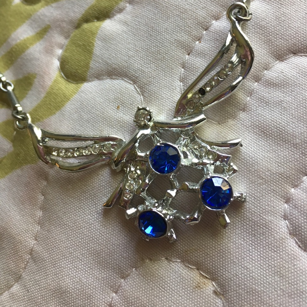 Gorgeous necklace choker with sparkly stones