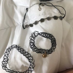 Set of chokers