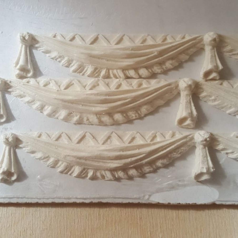 Miniature Dollhouse Curtain Molding New
