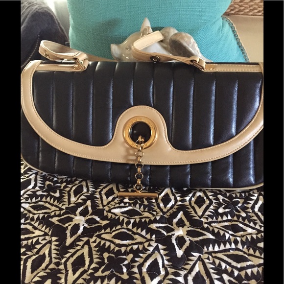 A classic Beauty! - Picture 2 of 5