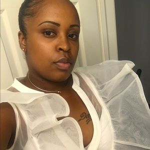 Meet your Posher, Danielle