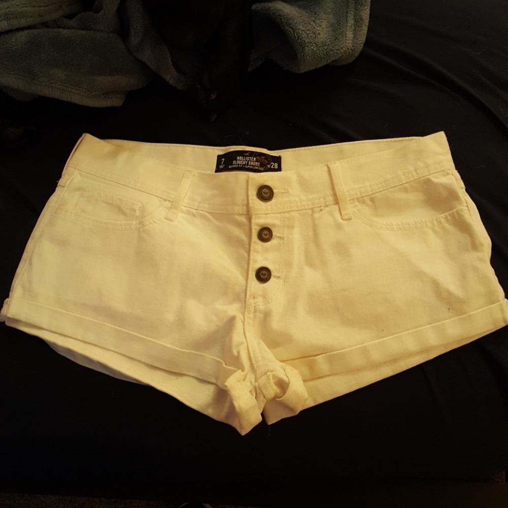 Shorts - Picture 2 of 3