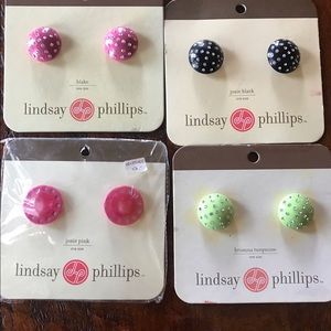 Lindsay Phillips snaps bundle
