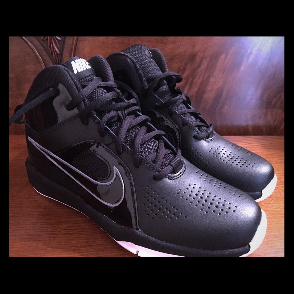 Nike Team Hustle D6