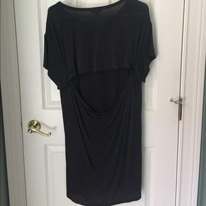 Tee Dress with cut in the Back