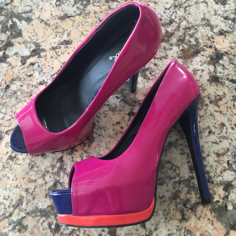 Qupid Color Block Peep Toe Pump Size 8.5 - image 1