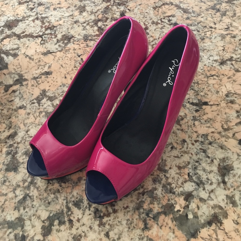 Qupid Color Block Peep Toe Pump Size 8.5 - image 2