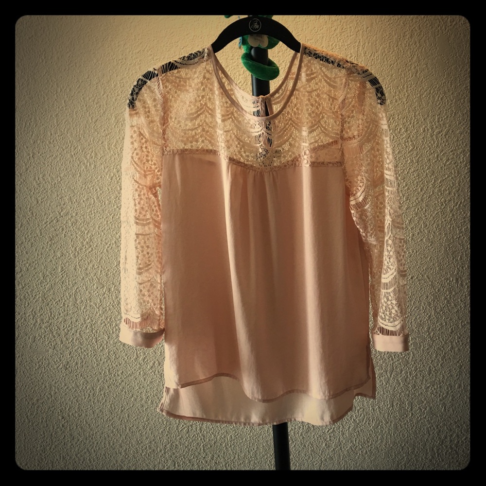 flowy blush 3/4 lace sleeves blouse
