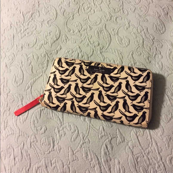 kate spade Handbags - Kate spade beautiful wallet no signs of wear