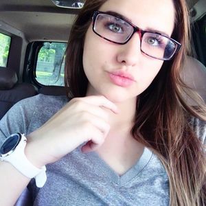 Meet your Posher, Calee