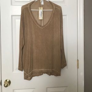 Urban mangoz NWT top