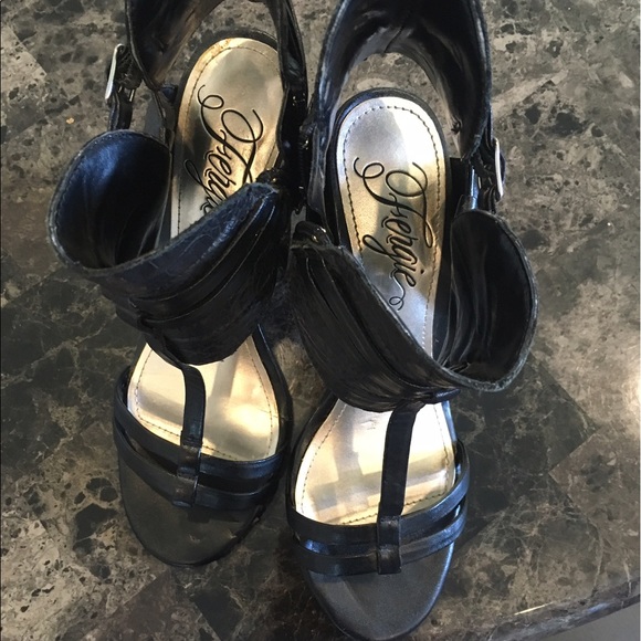 Black Fergie Heels - Picture 4 of 4