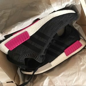 Adidas NMD_R1 Core Black/Shock Pink