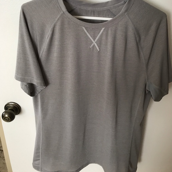 lululemon athletica Other - Lululemon metal vent tech shirt