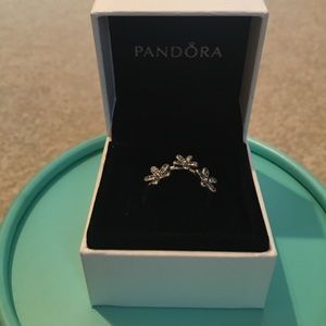 Pandora daisy ring-size 8