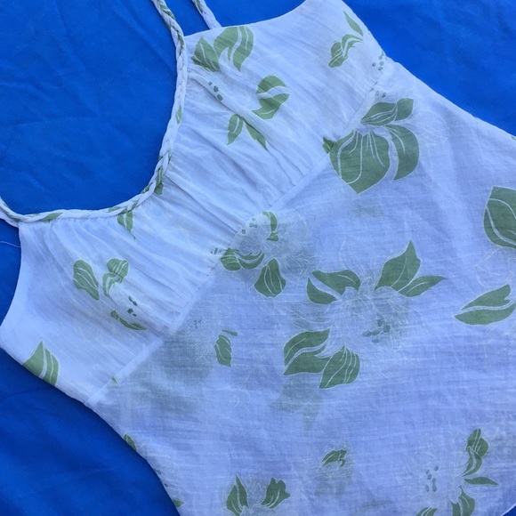 Charlotte Russe Tops - CHARLOTTE RUSSE GAUZY LIGHT TANK TOP