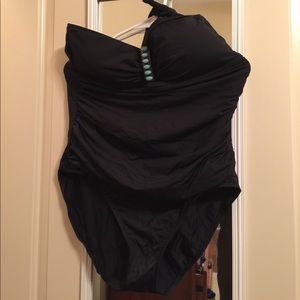🚛 5/$25 moving sale! Black one piece bathing suit