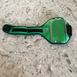 Arm Band for your phone 📱 by Nathan