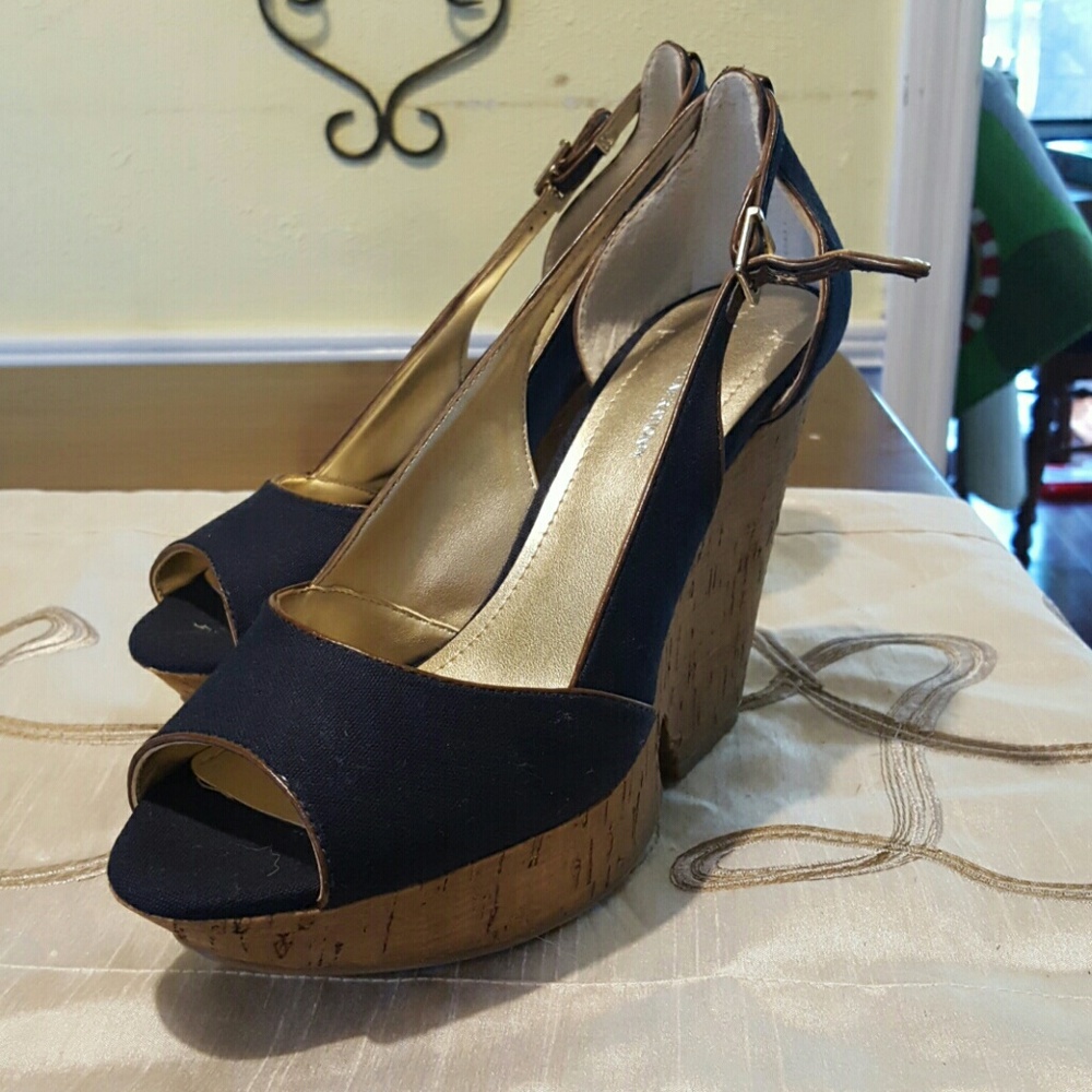 Bcbg wedge heels navy