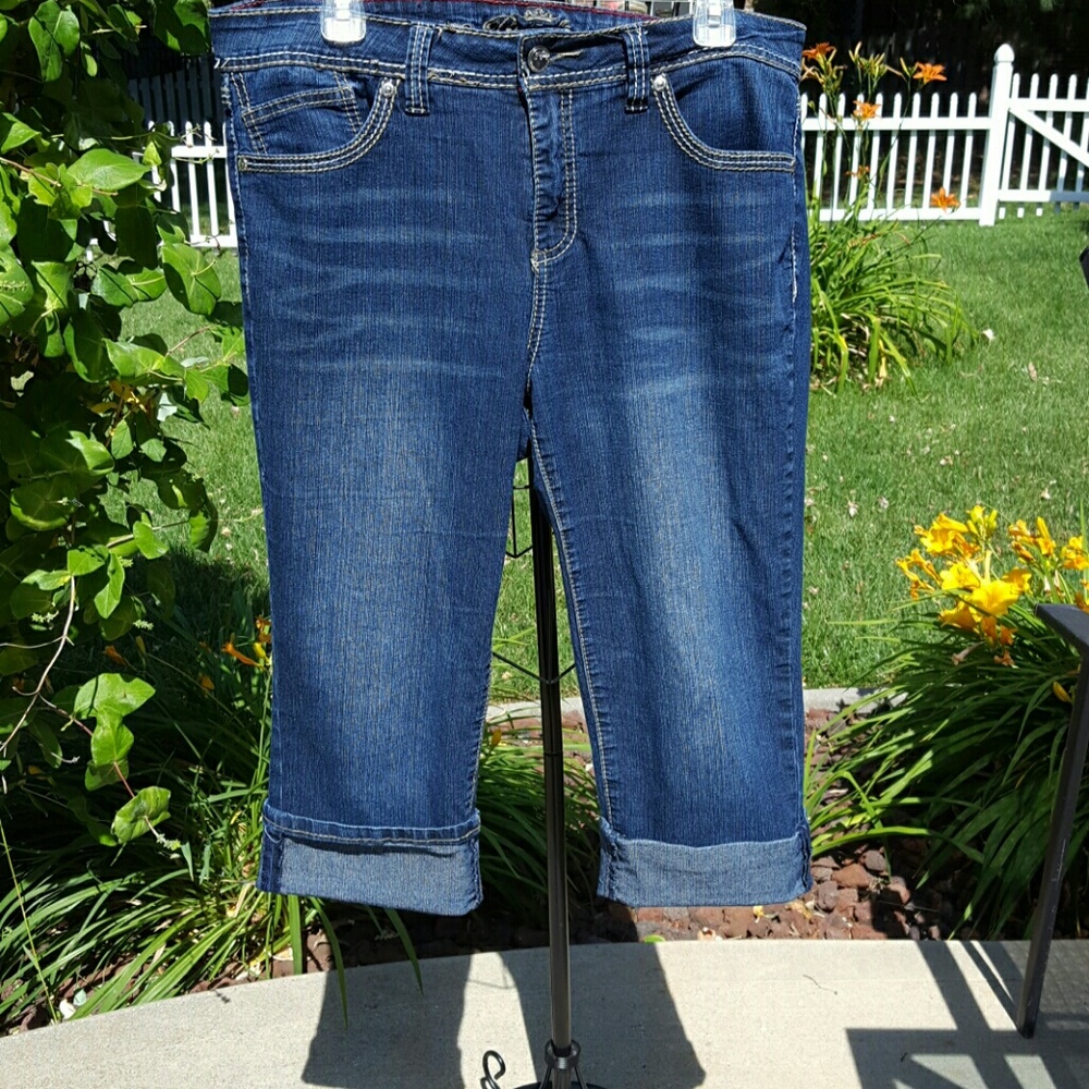 **SOLD**  Capri  denim