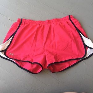 XL Underarmor Lined Shorts