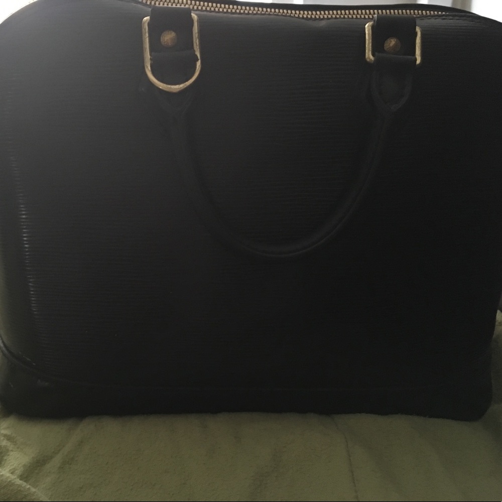 Louis Vuitton Epi leather Alma bag