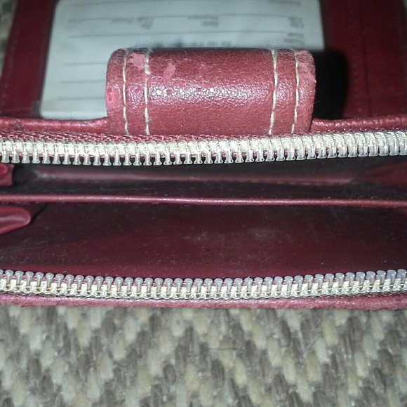 Kathy Lee Leather Wallet - Picture 4 of 4