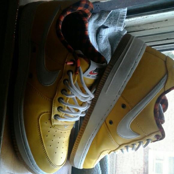 Nike Air Force 1 - Picture 2 of 3