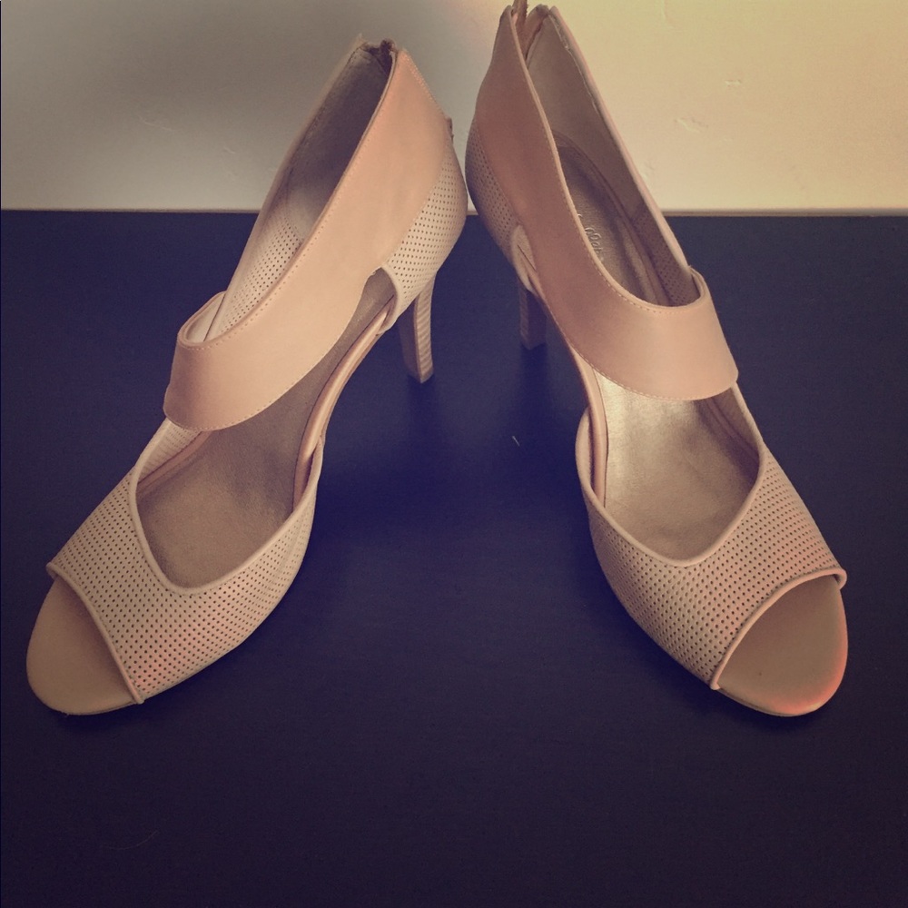 Seychelles open toed heels