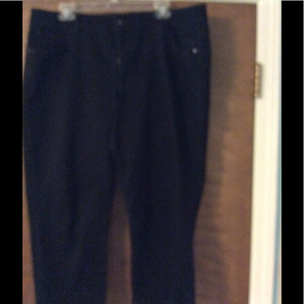 Black Jean capris