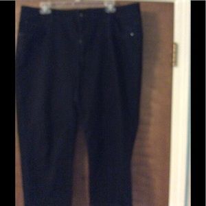 Black Jean capris