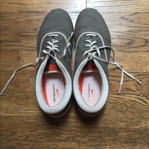 Nike Women's Gold shoes 9w