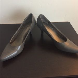 Life Stride Flex heels.