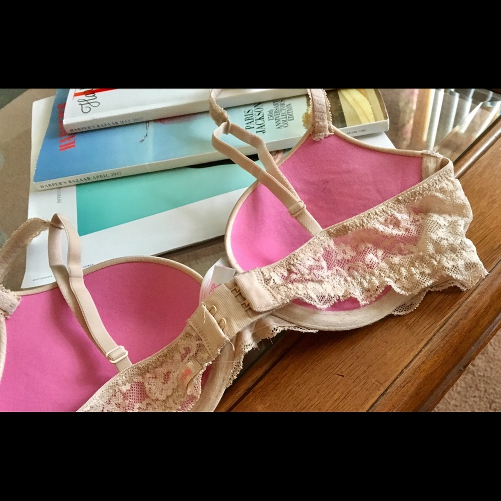 ALL BRAS ON SALE🔴PINK LACE BACK BRA 32C