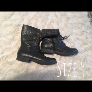 Combat boots